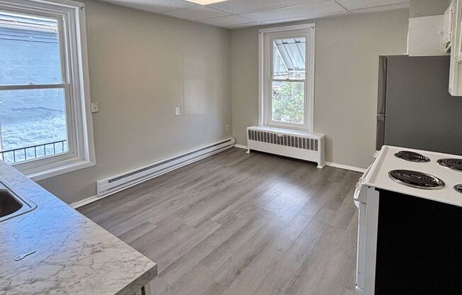 422 W Allen St