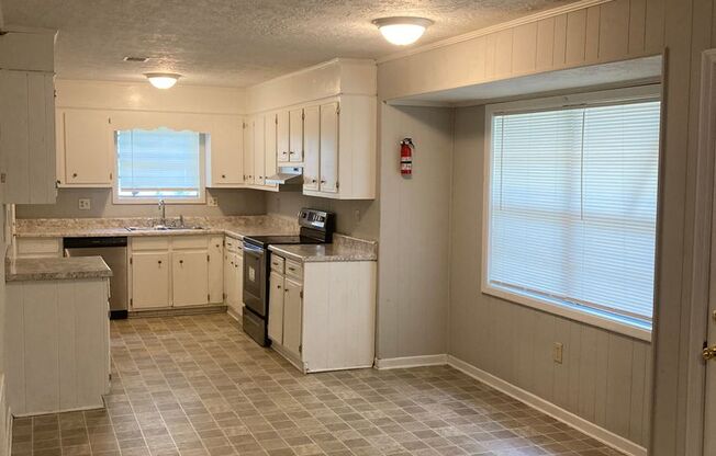 3 beds, 2 baths, $1,500