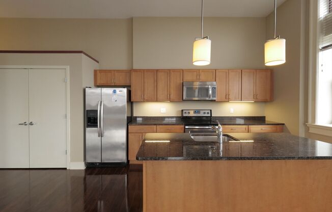 2 beds, 2 baths, 1,295 sqft, $2,090, Unit 202