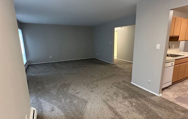 2 beds, 1 bath, 900 sqft, $1,285, Unit 117