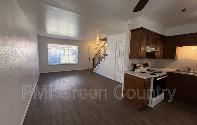 4704 S DARLINGTON AVE