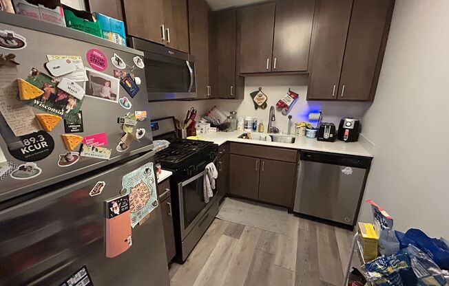 2 beds, 1 bath, $1,395, Unit 102