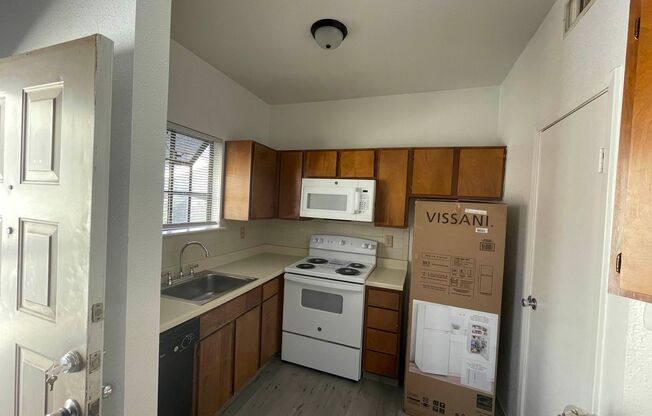 Studio, 1 bath, 432 sqft, $895, Unit 87