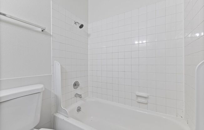 Studio, 1 bath, 450 sqft, $1,150, Unit 27-A