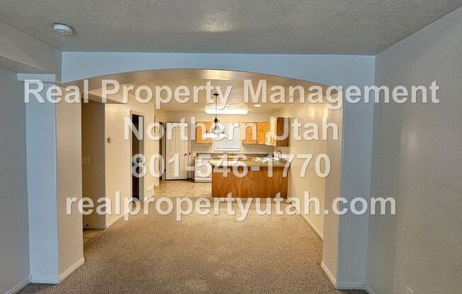 3 beds, 2.5 baths, $1,800