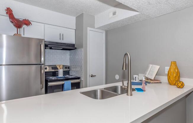1 bed, 1 bath, 668 sqft, $975