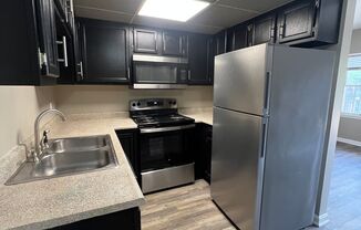 2 beds, 2 baths, 720 sqft, $1,150, Unit 205