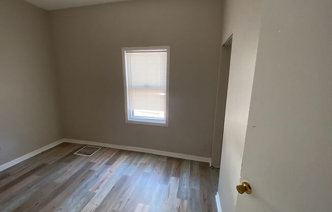 3 beds, 1 bath, $1,250