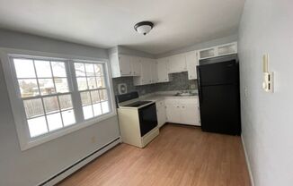 2 beds, 1 bath, $1,300, Unit 21 Homecrest Ave