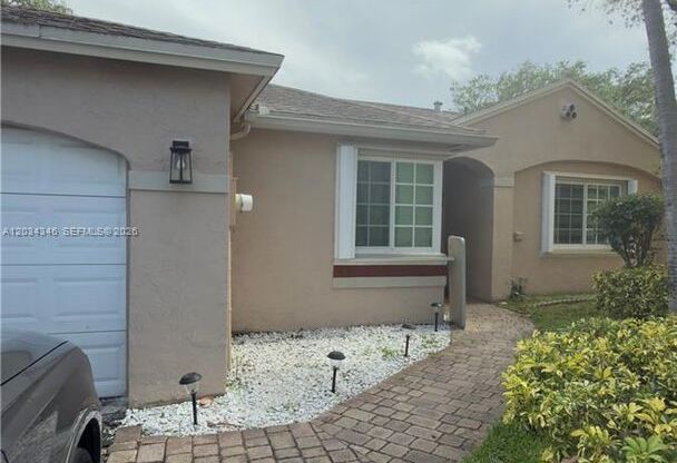 11727 NW 12TH ST #11727 PEMBROKE PINES, FL 33026