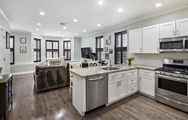 46 W EAGLE ST