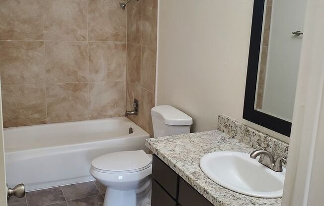 2 beds, 1 bath, 992 sqft, $1,425, Unit 1490-127