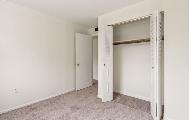 1 bed, 1 bath, 700 sqft, $799, Unit #107