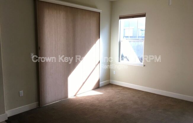 457 W AVENTINO AVE
