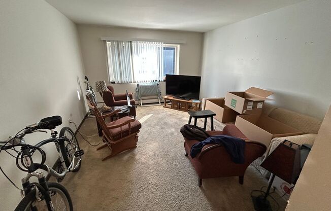1 bed, 1 bath, $995, Unit 122