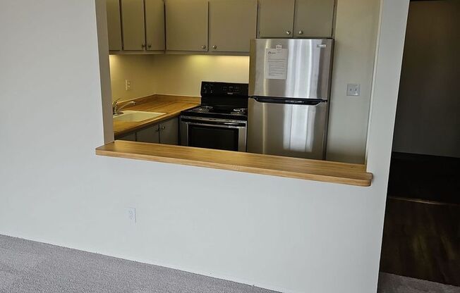 1 bed, 1 bath, 580 sqft, $1,035, Unit 304