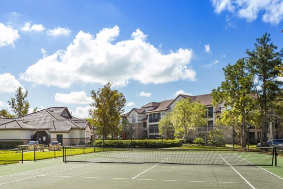 Egret's Landing Apartments tennis court