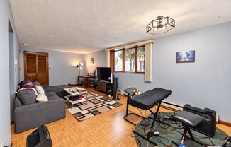 48 VILLA AVE