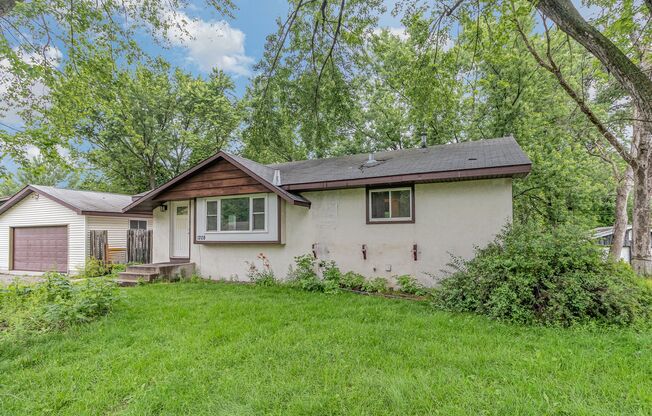 Spacious 5bed|2bath Home w/ Large Backyard & Garage
