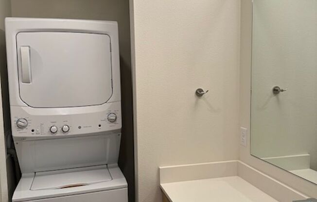 1 bed, 1 bath, 585 sqft, $1,499, Unit 501