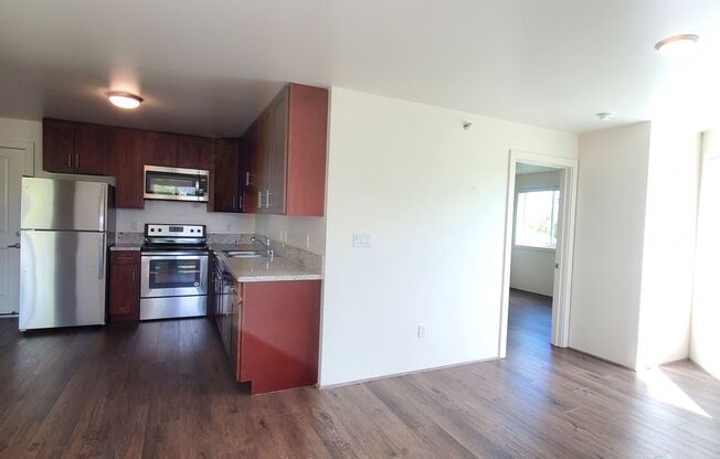 Clean 2 bed, 2 bath with 2 parking unit in Kailua