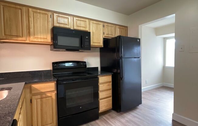 2 beds, 2 baths, 1,000 sqft, $2,250, Unit 14200 #203
