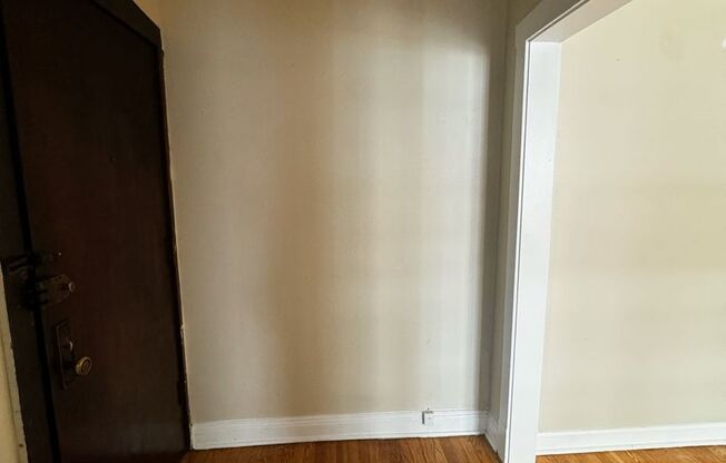 1 bed, 1 bath, 850 sqft, $1,600, Unit 4400-23