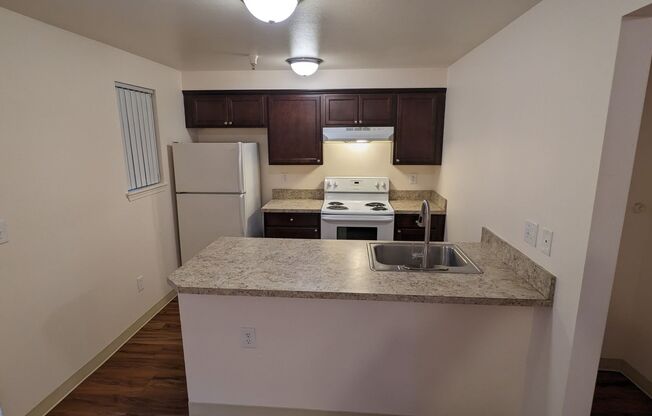 2 beds, 1 bath, 750 sqft, $1,195, Unit 20