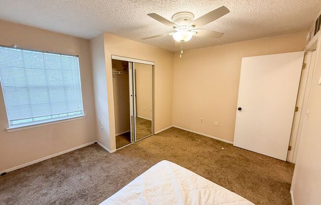 2 beds, 2 baths, $1,400, Unit Unit 924