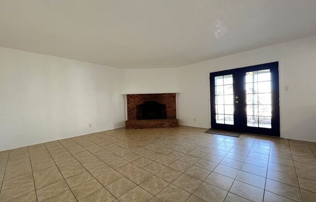 Cute Ranch Home In NE Albuquerque!
