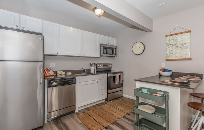 1 bed, 1 bath, 625 sqft, $1,300, Unit 16-103