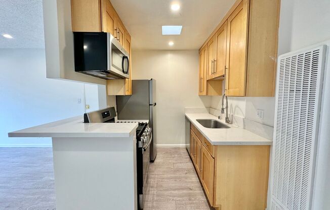 1 bed, 1 bath, 725 sqft, $2,399, Unit 5