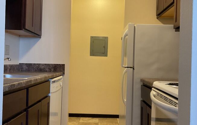 Studio, 1 bath, 551 sqft, $934, Unit F202