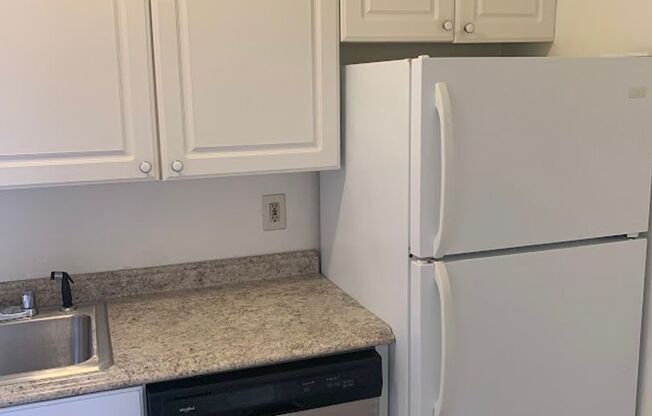 2 beds, 1 bath, $1,750, Unit 105D