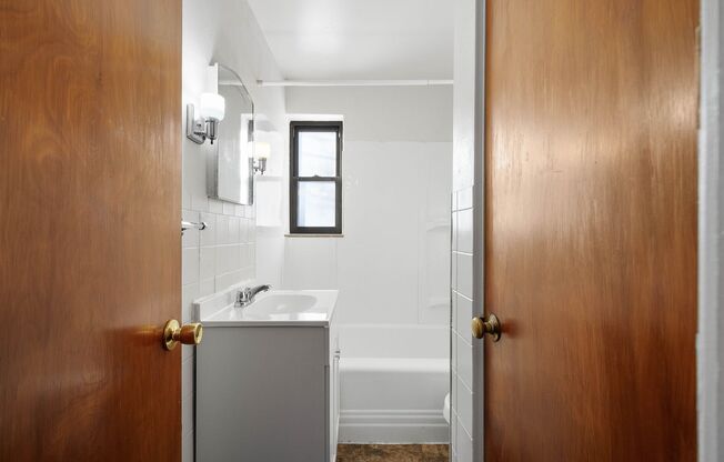 2 beds, 1 bath, 800 sqft, $1,299, Unit 2117 Brownsville Road - B11