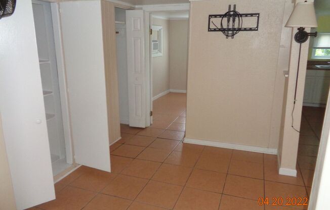 1 bed, 1 bath, $995, Unit Unit 1