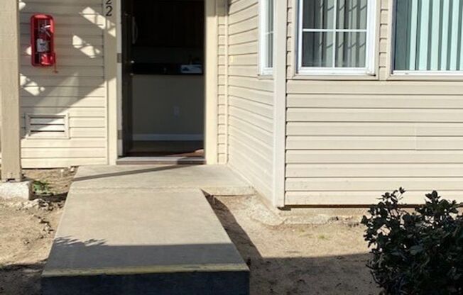 2 beds, 2 baths, 900 sqft, $2,025, Unit 122