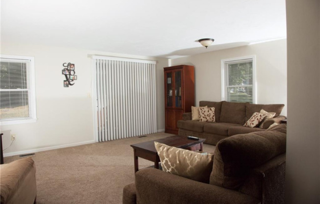 200 HEROUX BLVD