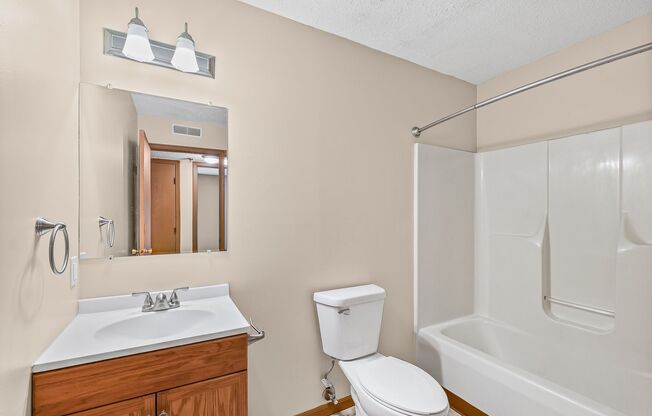 3 beds, 2 baths, 1,100 sqft, $1,150, Unit 2B