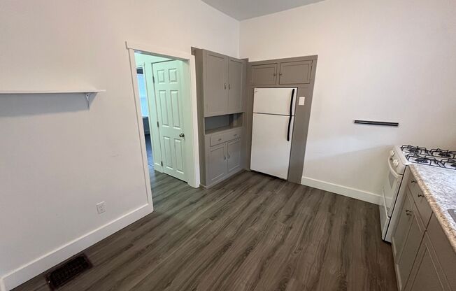 2 beds, 1 bath, 900 sqft, $1,750, Unit 1