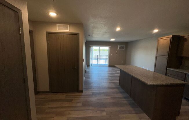 1 bed, 1 bath, 671 sqft, $1,120, Unit 103