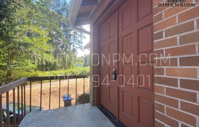 2 Bed 1 bath Port Orchard Apartment! With Easy to Book Self Tours!