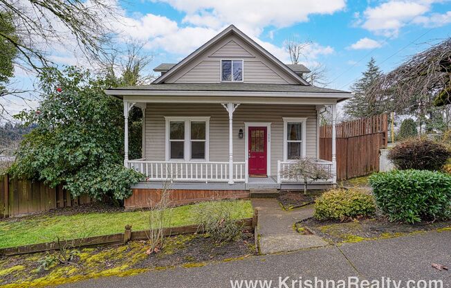 Delightfully Charming Corner Lot 2BD* 1 BTH* Single Family Home Located In The Heart Of Old Town Oregon City!