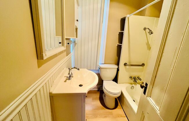 1 bed, 1 bath, 700 sqft, $1,495, Unit C
