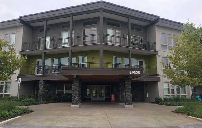2 beds, 2 baths, 920 sqft, $1,700, Unit 89365-06