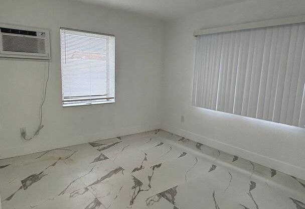 2 beds, 1 bath, 500 sqft, $1,900, Unit 1