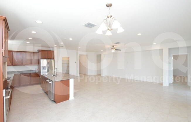 5105 N 81 AVE