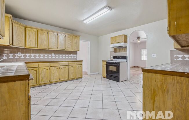 3 beds, 1 bath, $3,175