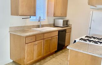 2 beds, 2 baths, $2,900, Unit 2