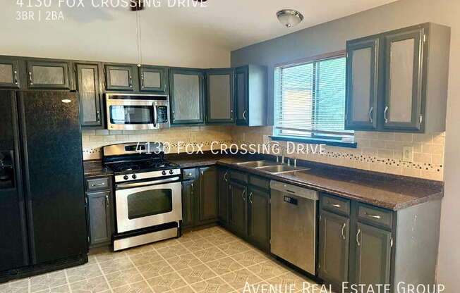 4130 FOX XING DR